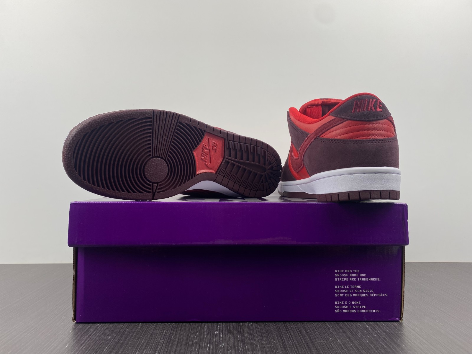 Nike SB Dunk Low Cherry  DM0807-600