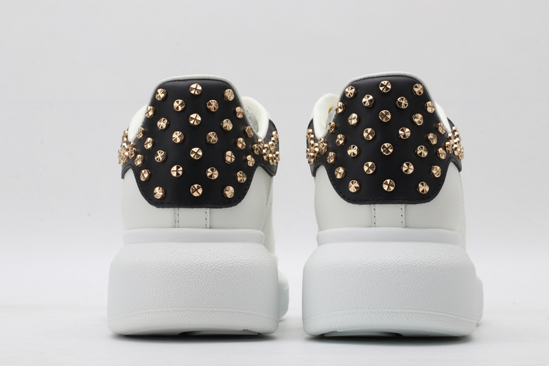 MCQUEEN OVERSIZED SNEAKER