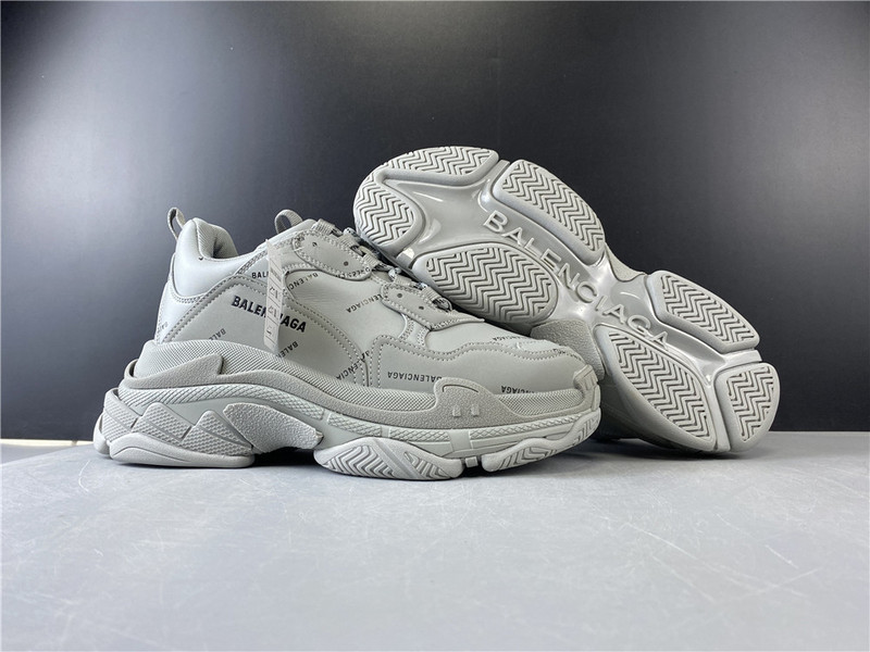 Balenciaga TRIPLE S TRAINER