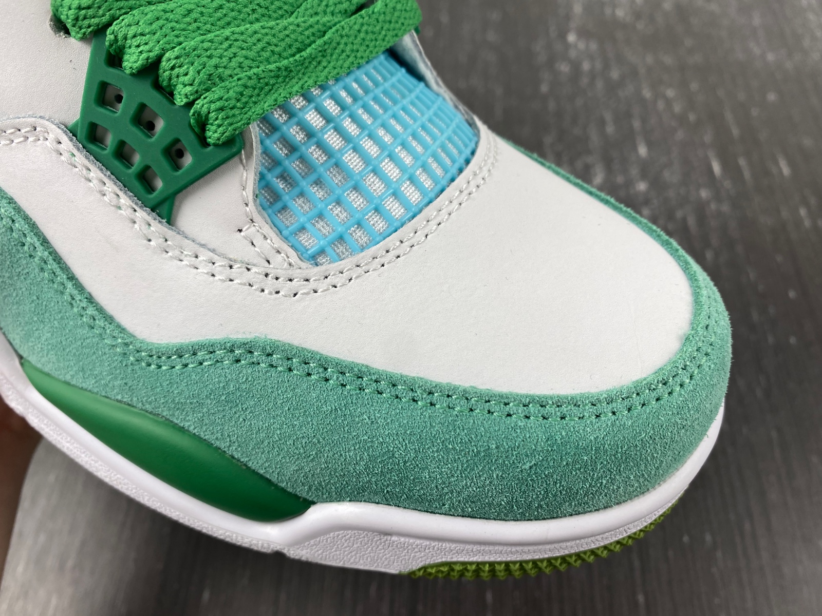 Nike SB x Air Jordan 4 "Bulbasaur" Custom