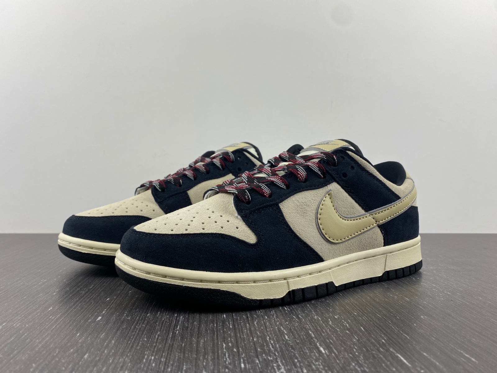Nike Dunk Low "Black Suede" DV3054-001