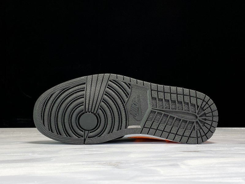 Air Jordan 1 Mid 
