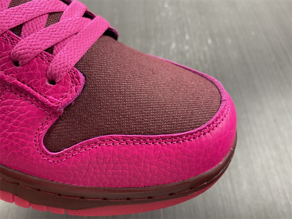 Nike Dunk Low Valentine