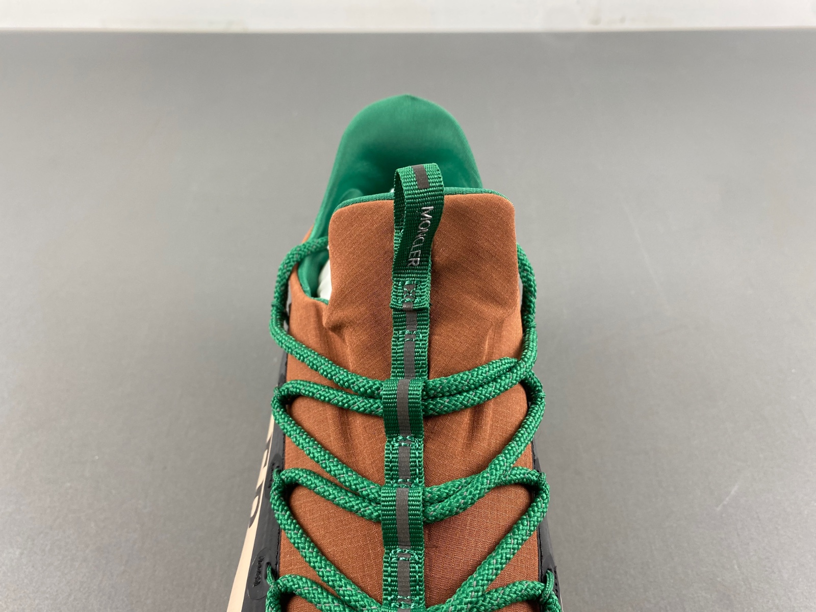 Moncler Trailgrip Lite 2 Sneakers MC-004