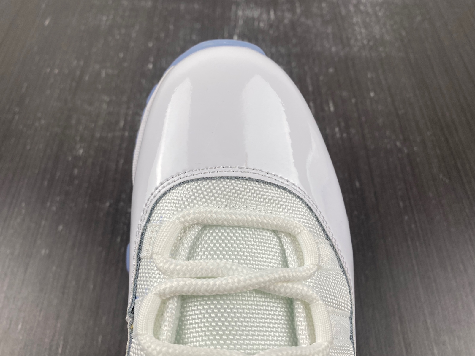 Air Jordan 11 Retro 25th Anniversary White / Silver 408201-101