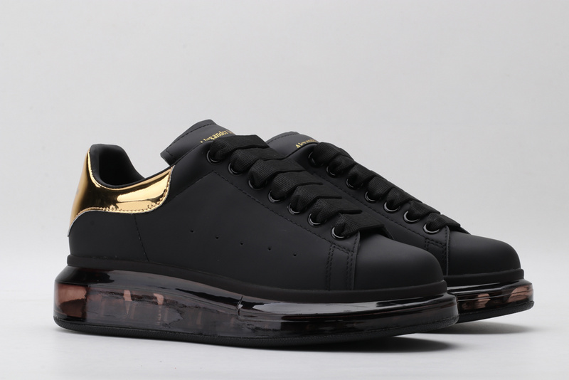 MCQUEEN OVERSIZED SNEAKER