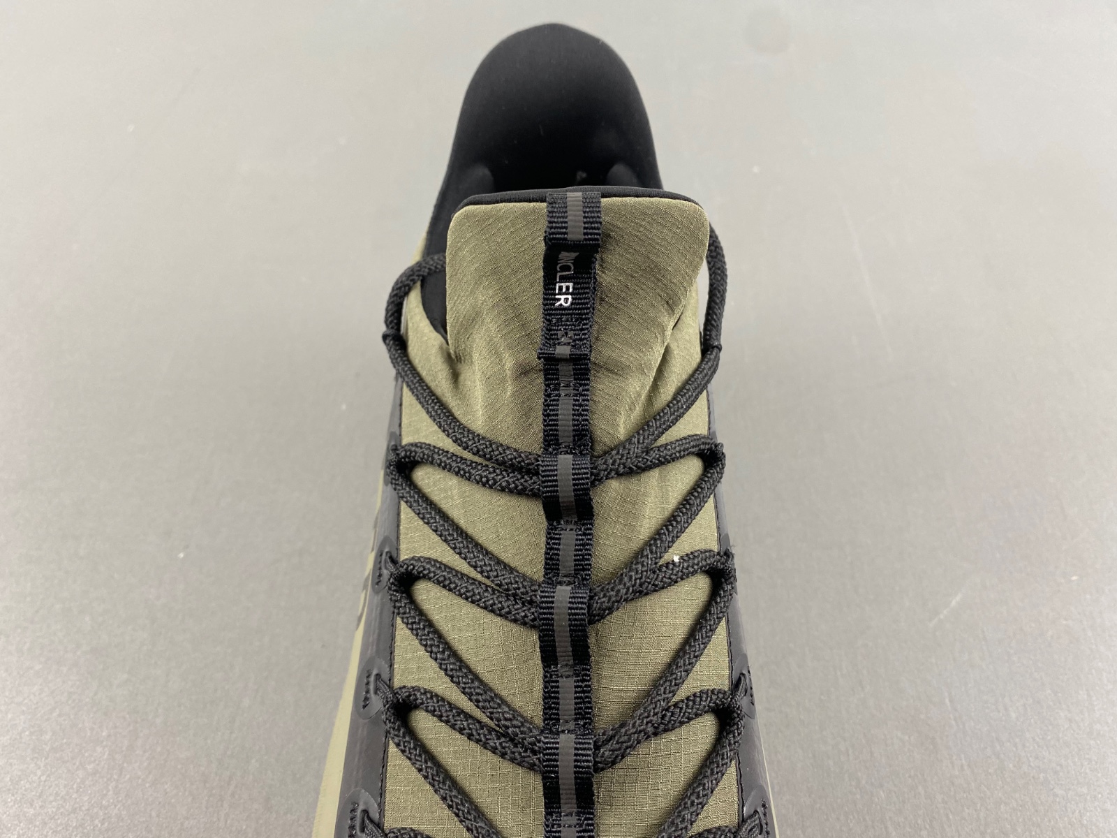 Moncler Trailgrip Lite 2 Sneakers MC-005