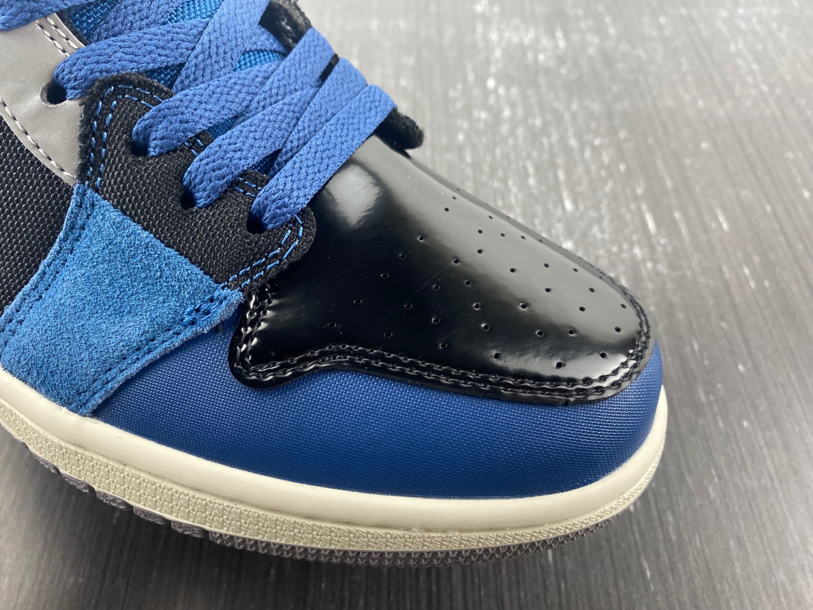 Air Jordan 1 Low SE Craft "Obsidian" DR8867-400