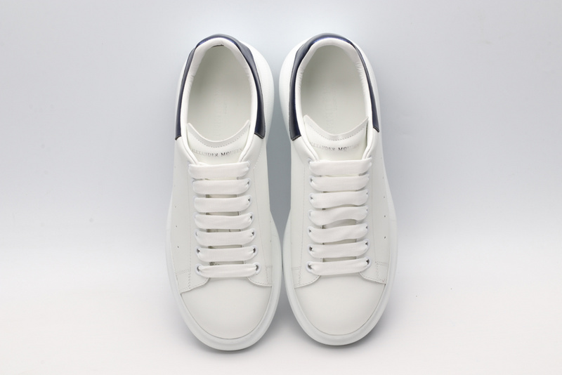 MCQUEEN OVERSIZED SNEAKER