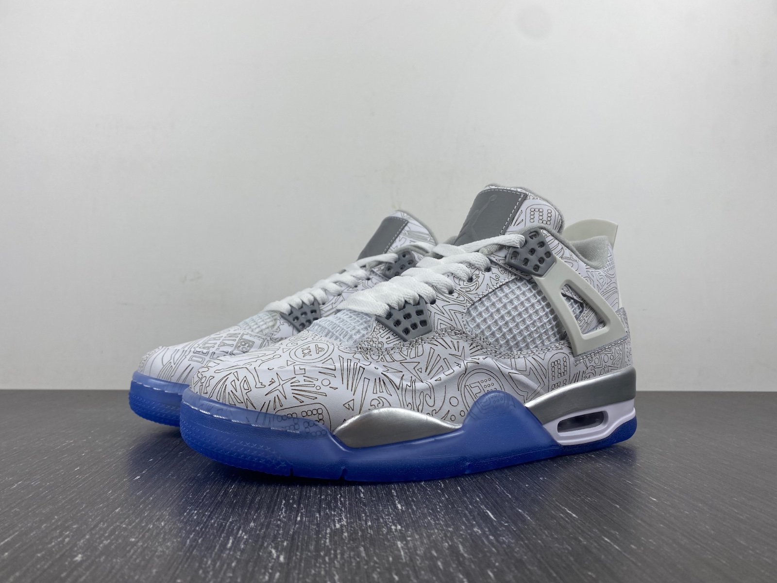 Air Jordan 4 Retro