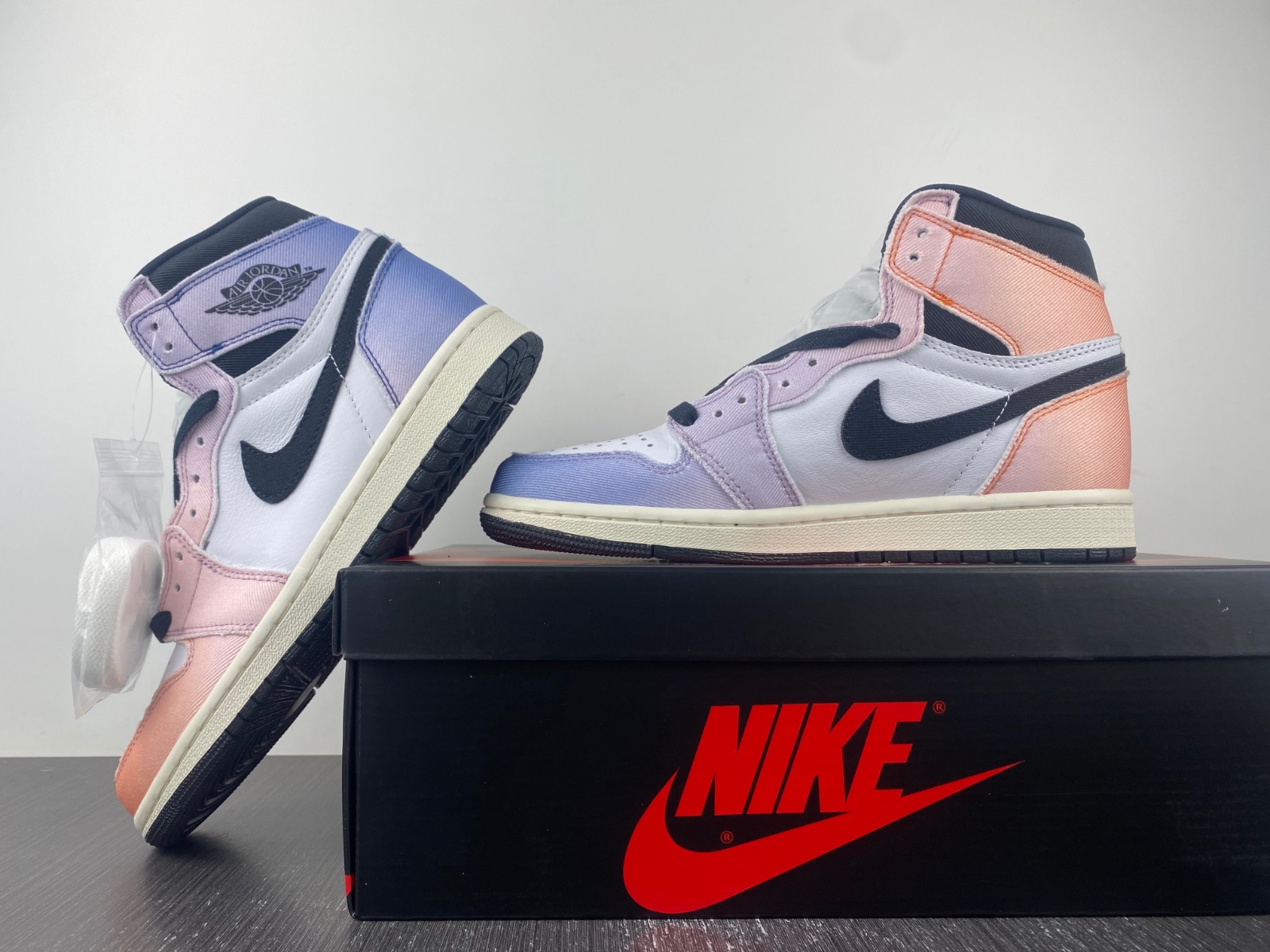 Air Jordan 1 High OG "Skyline" DX0054-805