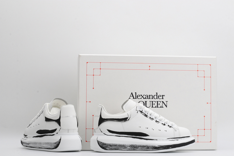 MCQUEEN OVERSIZED SNEAKER