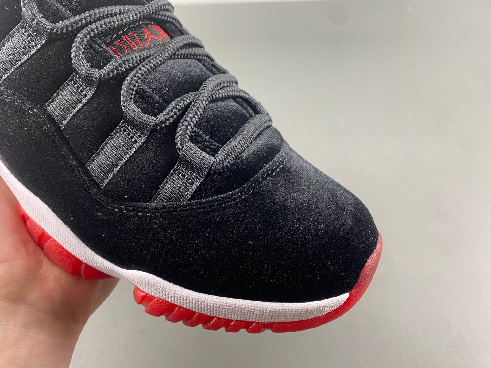 Air Jordan 11 WMNS “Bred Velvet”