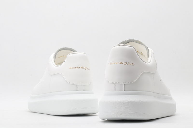 MCQUEEN OVERSIZED SNEAKER