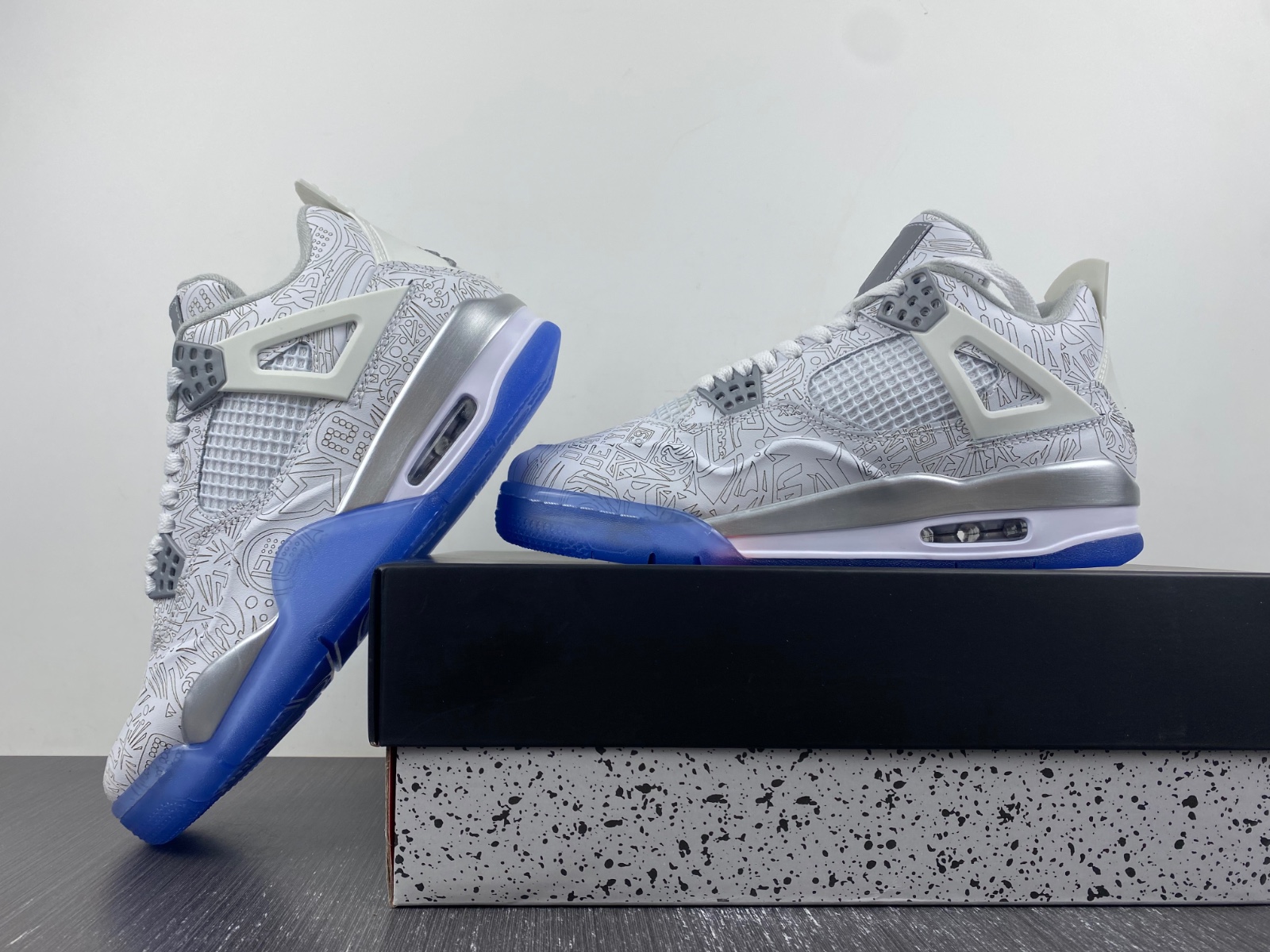Air Jordan 4 Retro