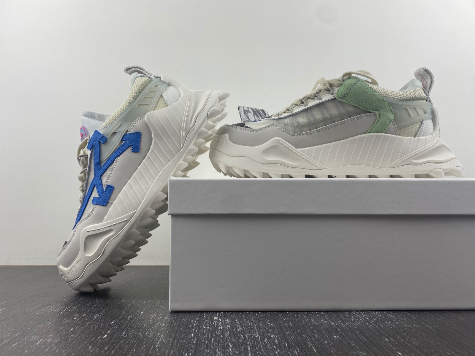 OW C/O ODSY-1000 SNEAKERS