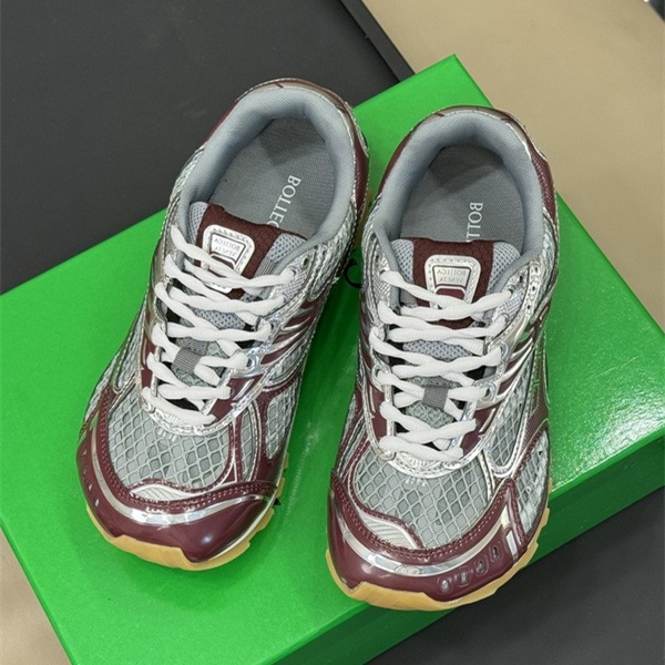 b0tte*a Ven*ta sneaker