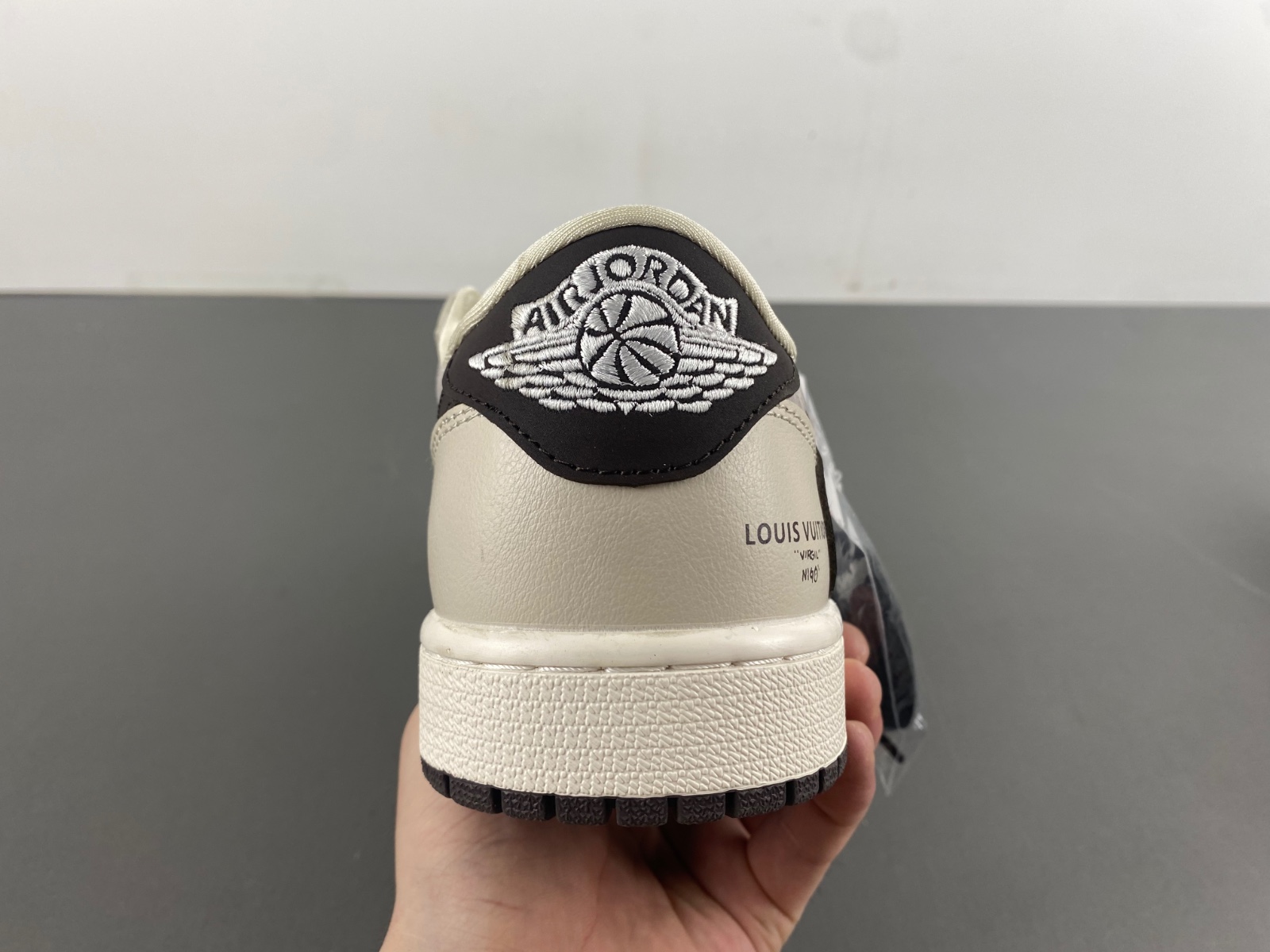 Travis Scott x Air Jordan 1 Low OG LX1988-100