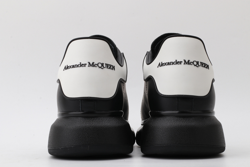MCQUEEN OVERSIZED SNEAKER