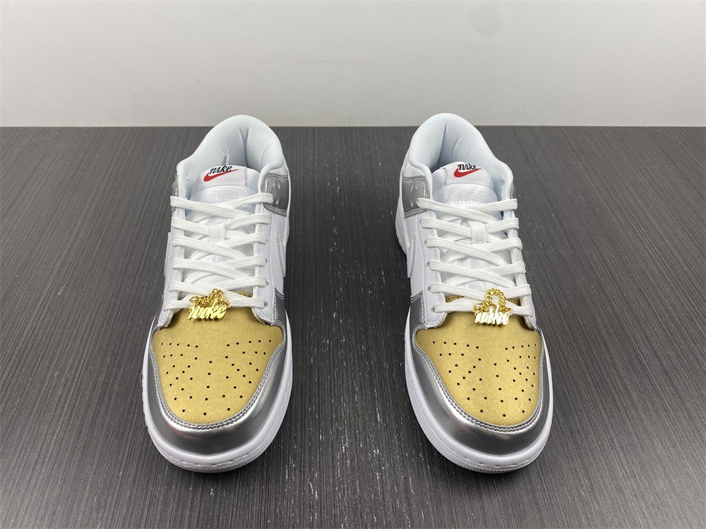 Nike Dunk Low SE