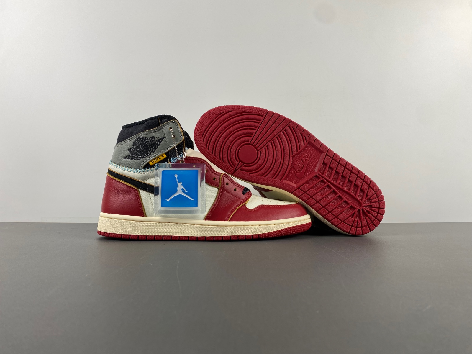 Union LA x Air Jordan 1 High OG “Chicago” HV8563-600