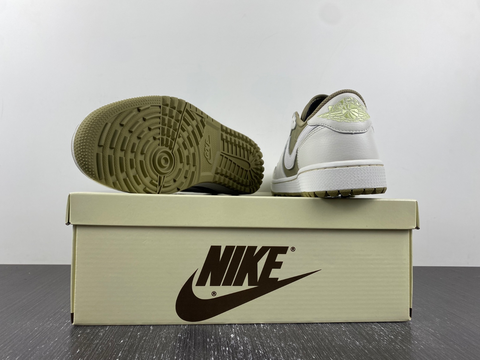 Travis Scott x Air Jordan 1 Low Golf FZ3124-200