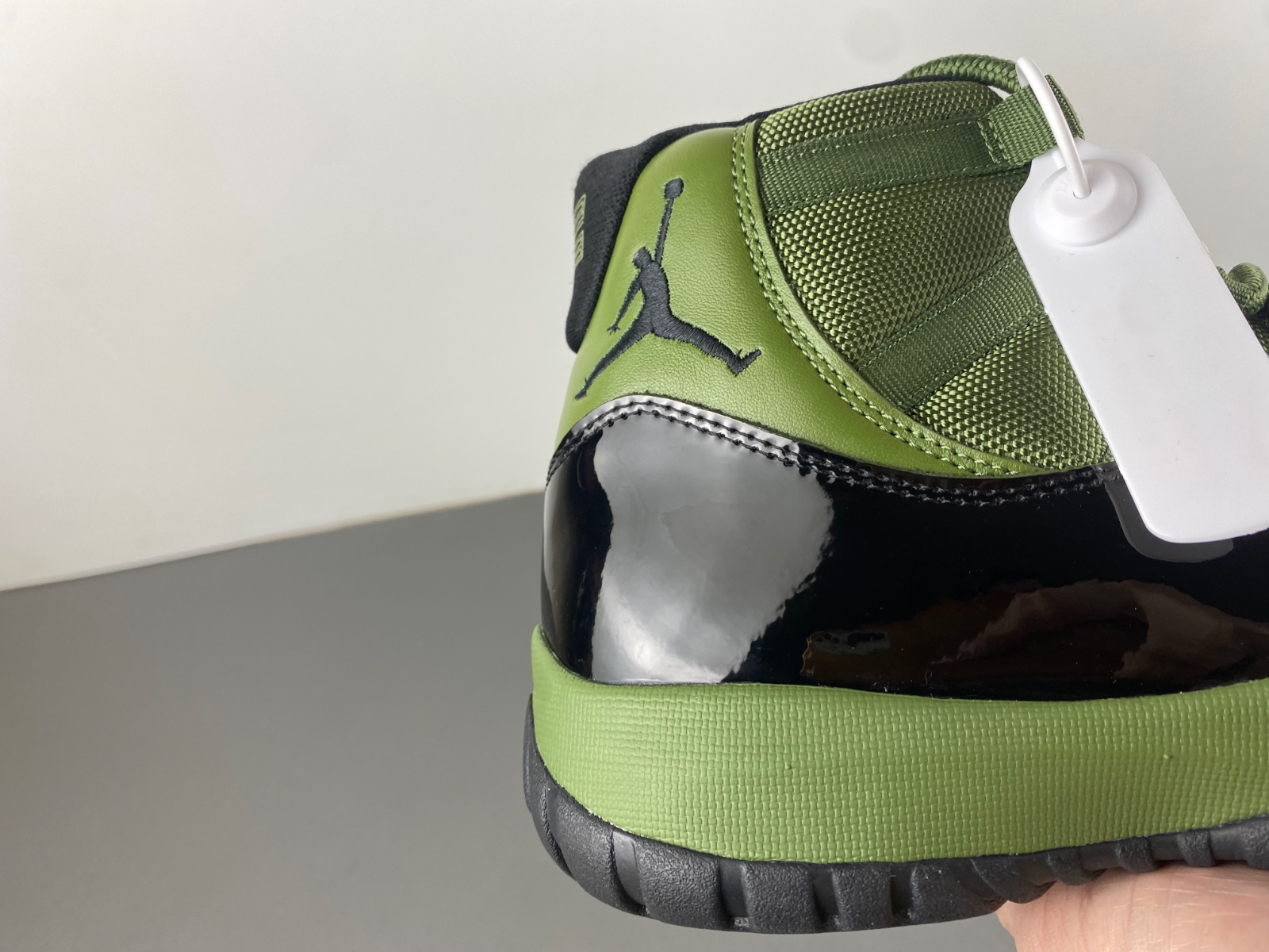 Air Jordan 11   CT8012-300