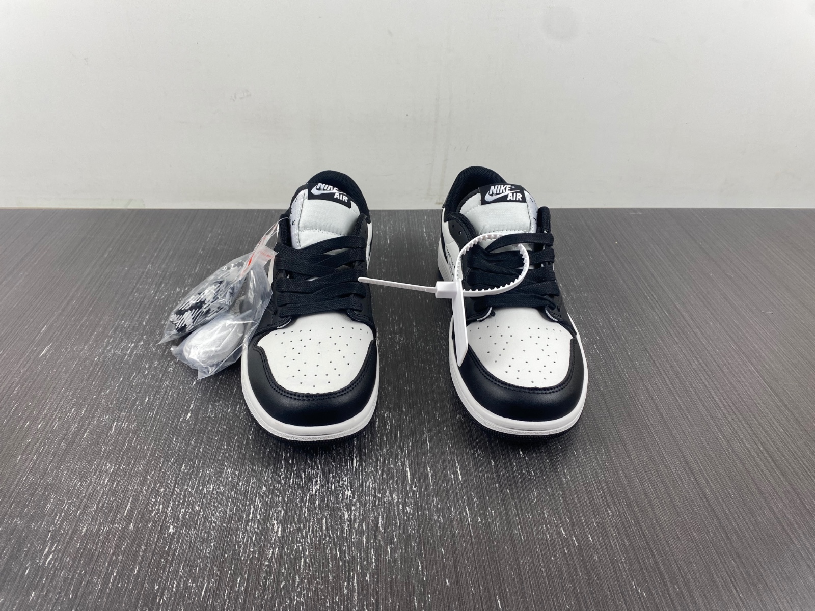 OFF-WHITE x Travis Scott x Air Jordan 1 custom