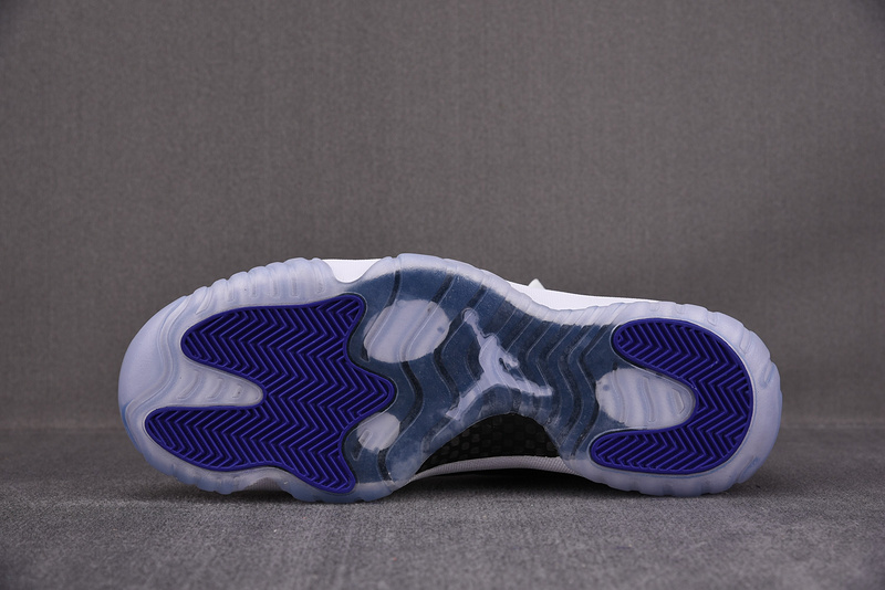 AIR JORDAN 11 Retro