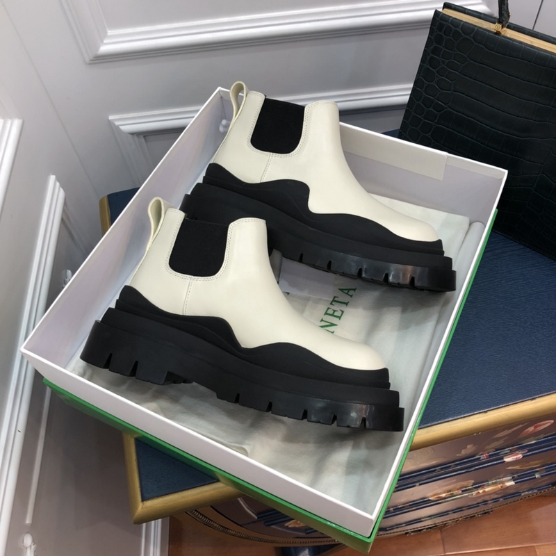 b0tte*a Ven*ta tire leather ankle boots
