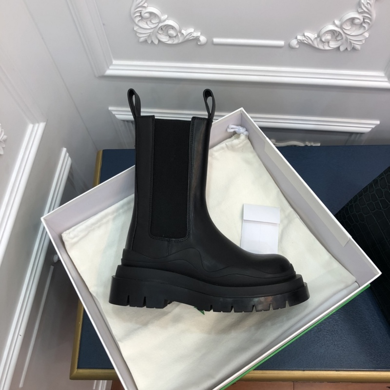 b0tte*a Ven*ta tire leather ankle boots