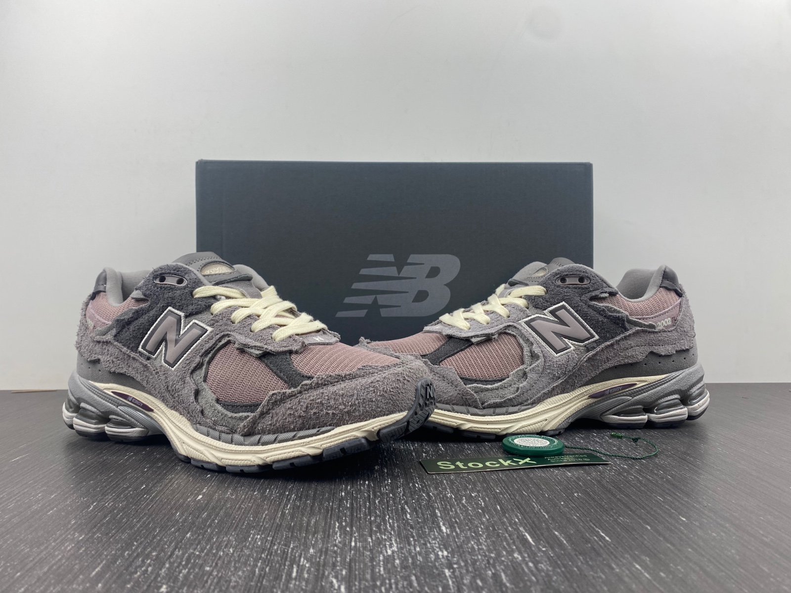 New Balance 2002R 
