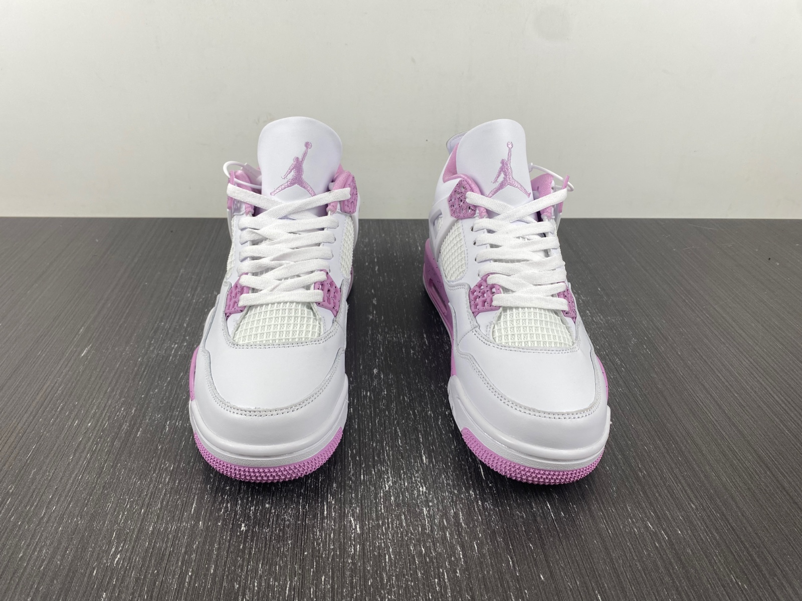 Air Jordan 4 “Pink Oreo” unreleased