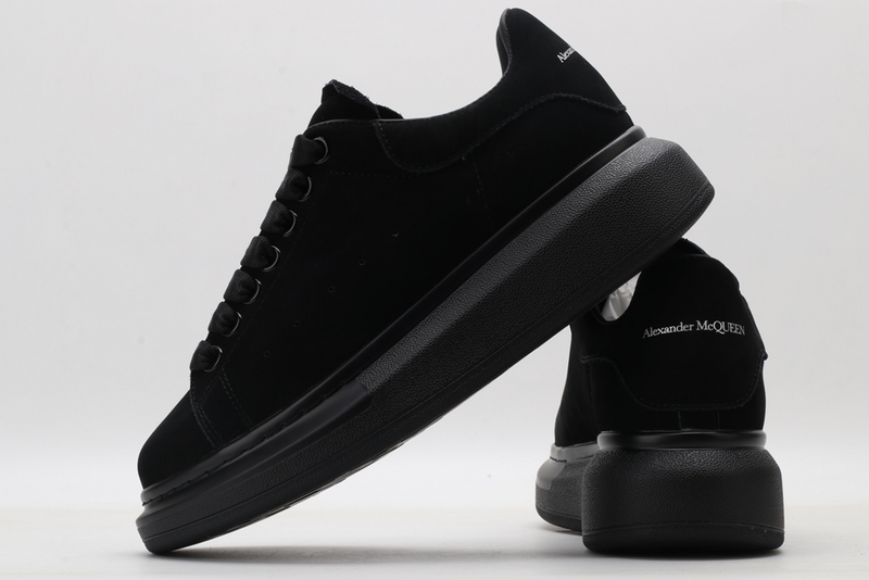 MCQUEEN OVERSIZED SNEAKER