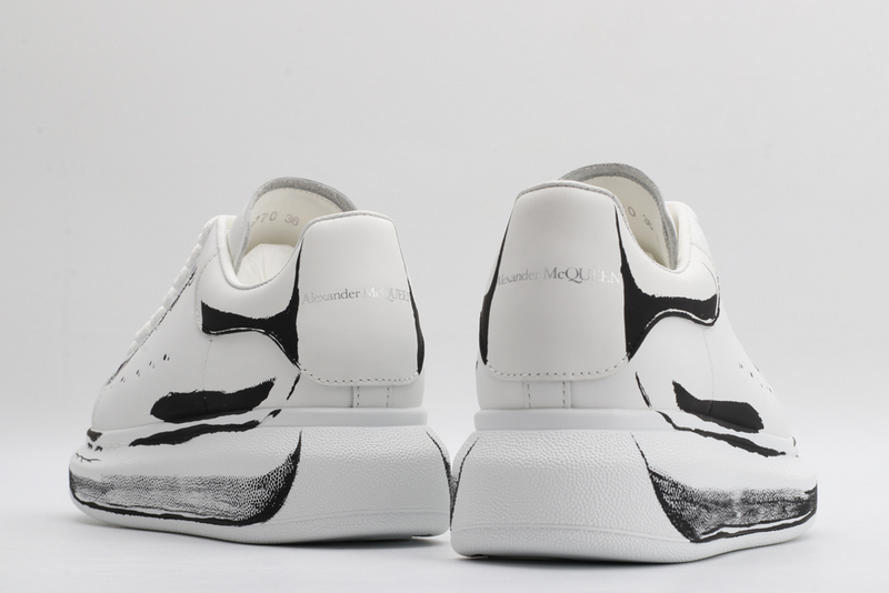 MCQUEEN OVERSIZED SNEAKER