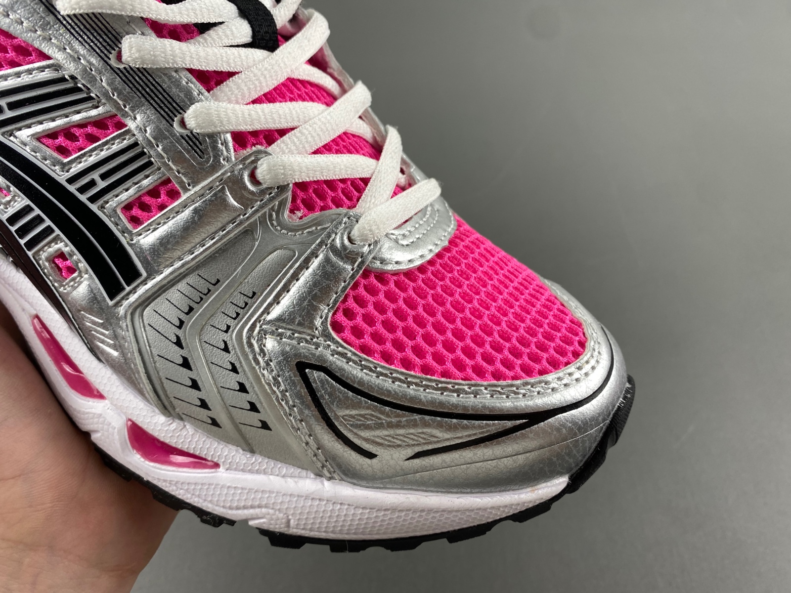 ASICS sneaker