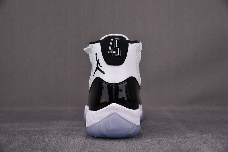 AIR JORDAN 11 Retro