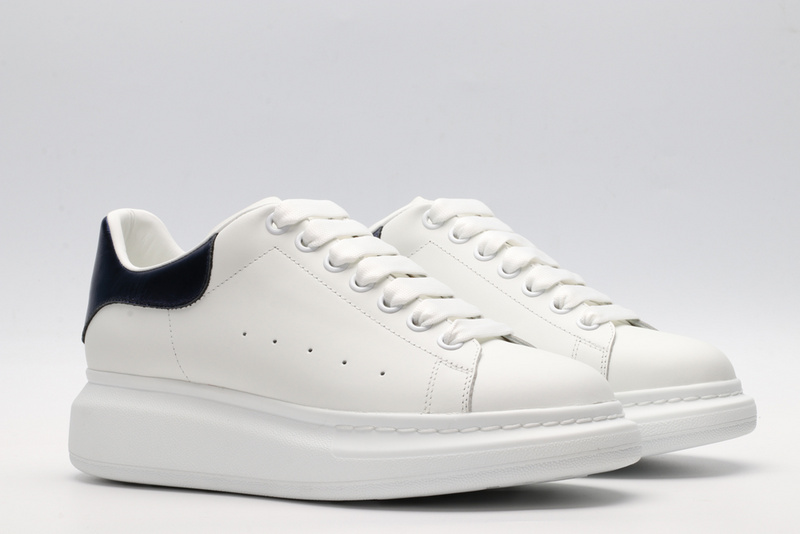 MCQUEEN OVERSIZED SNEAKER