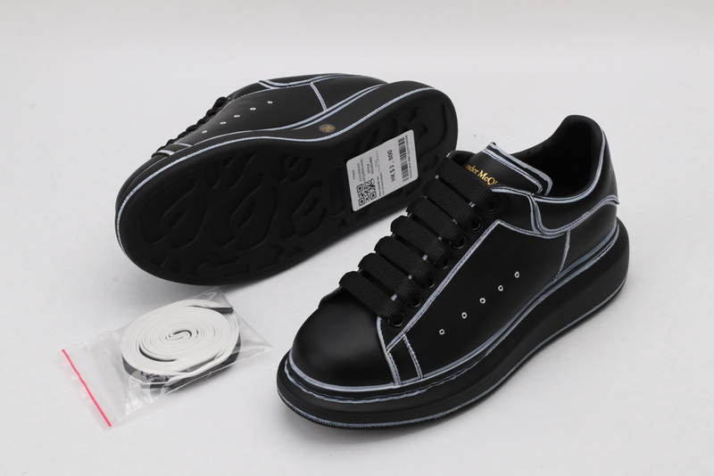 MCQUEEN OVERSIZED SNEAKER