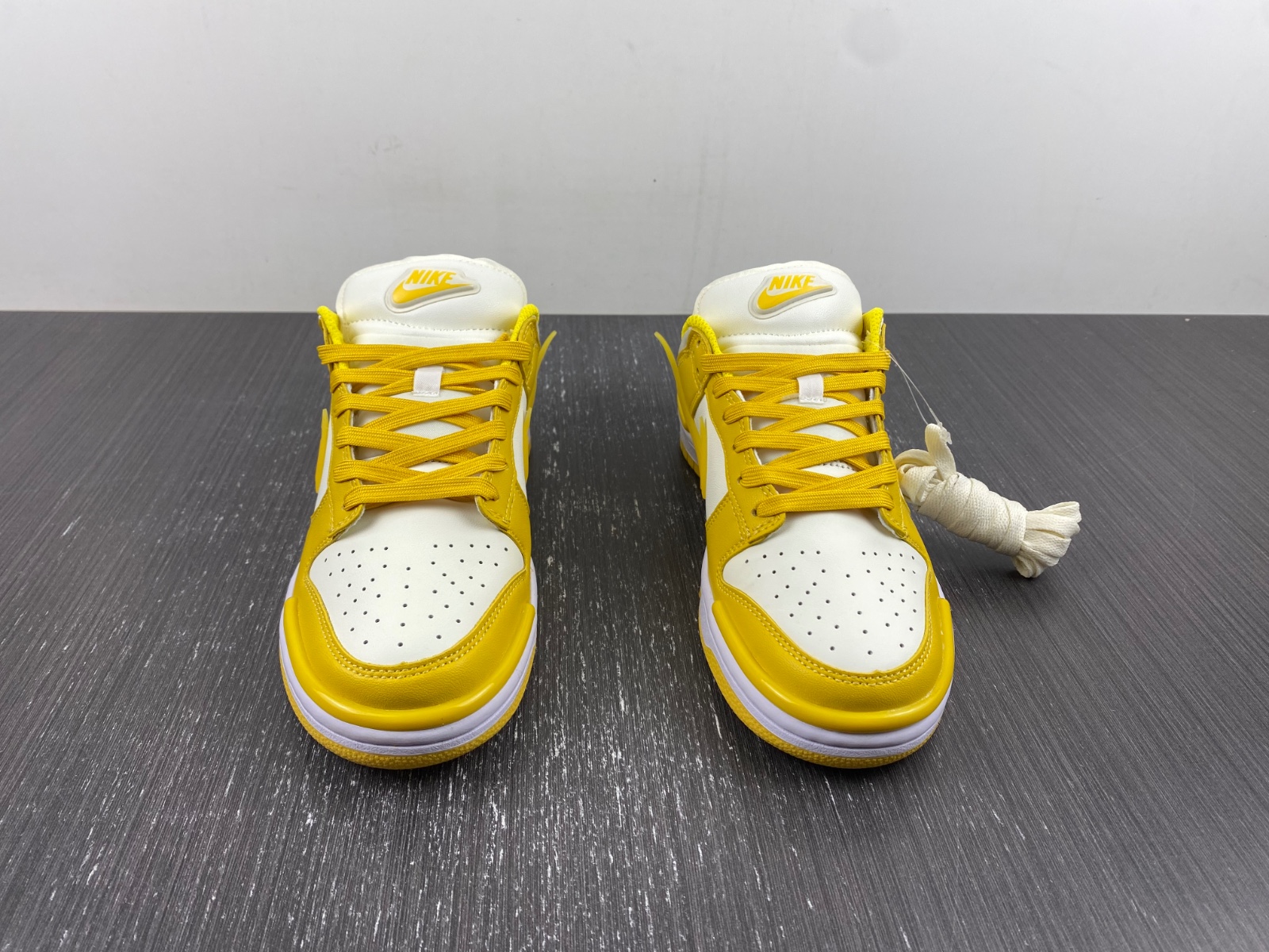 Nike Dunk Low Twist "Vivid Sulfur" DZ2794-100