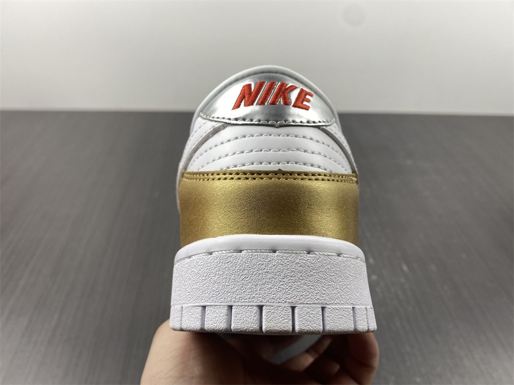 Nike Dunk Low SE