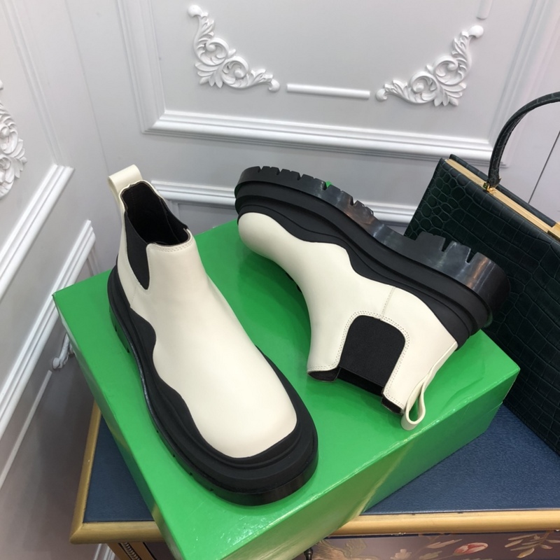 b0tte*a Ven*ta tire leather ankle boots