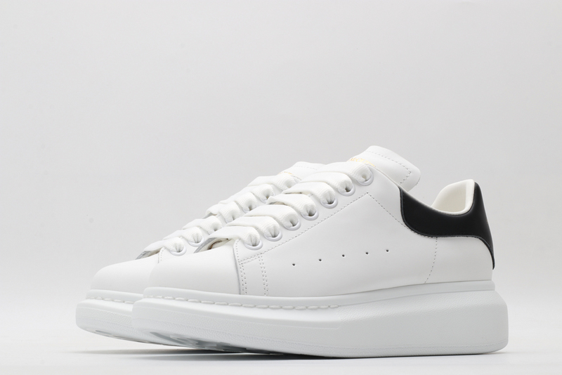 MCQUEEN OVERSIZED SNEAKER