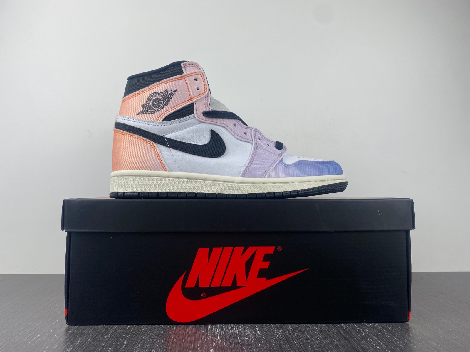 Air Jordan 1 High OG "Skyline" DX0054-805