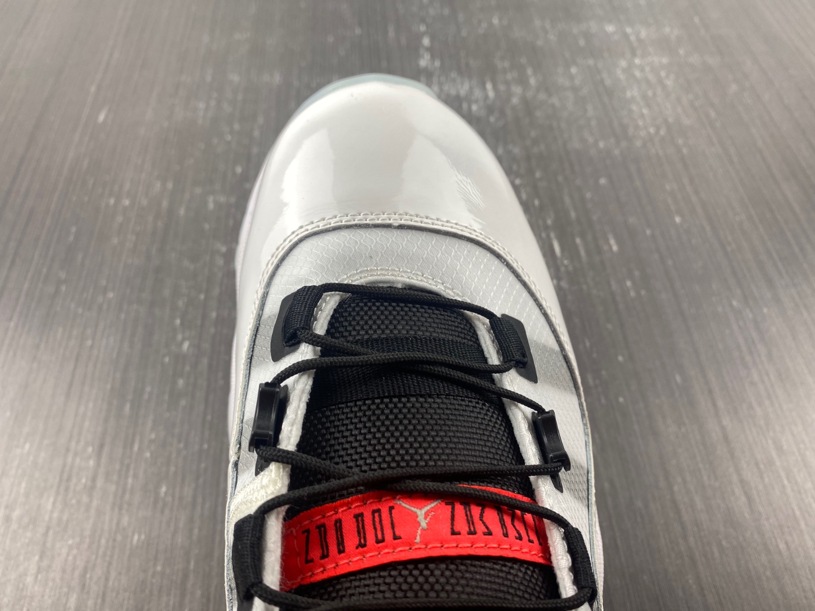 Air Jordan 11 Adapt