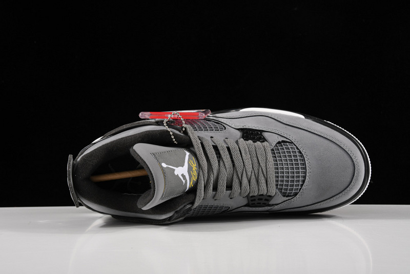 Air Jordan 4 Retro