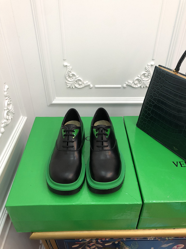 b0tte*a Ven*ta tire leather ankle boots