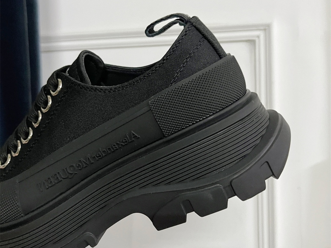 Mcqueen Tread Slick