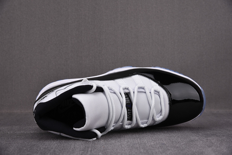 AIR JORDAN 11 Retro