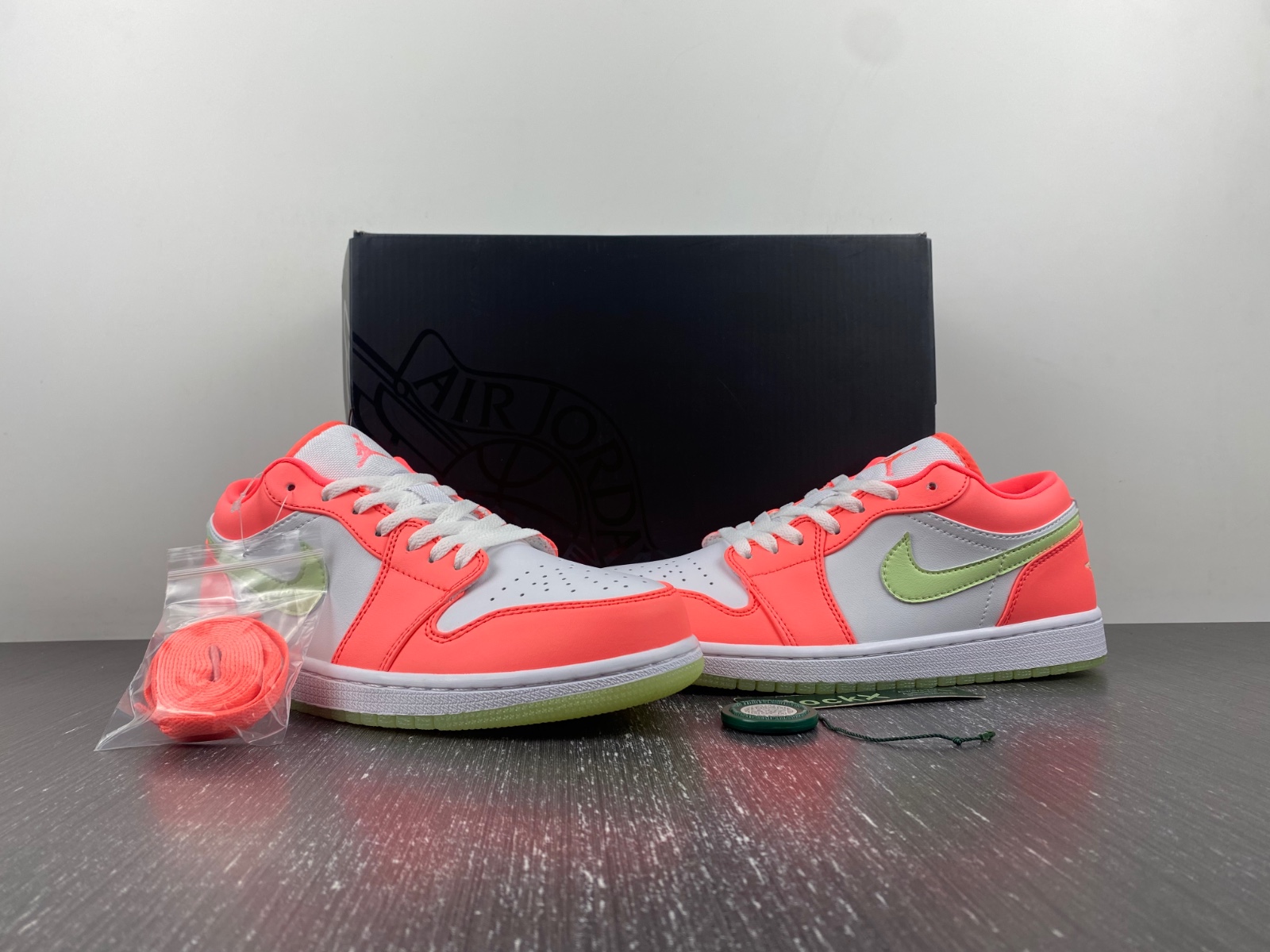 Air Jordan 1 Low SE